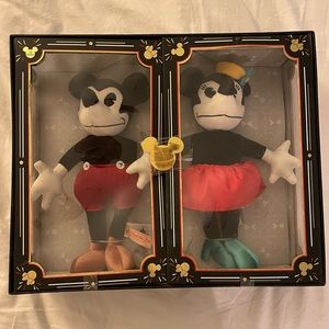 Disney Limited Release Mickey and Minnie 90th Anniversary Plush
